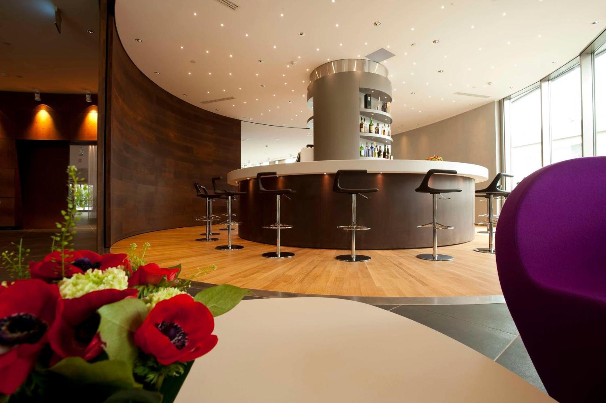 Best Western Plus The Hub Hotel Мілан Ресторан фото